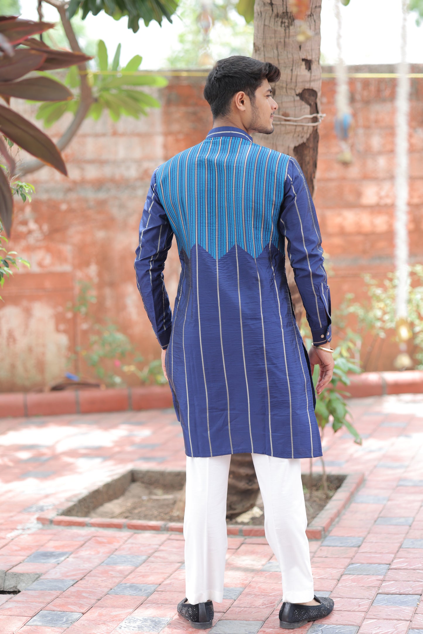 MEET DESIGNER KURTA